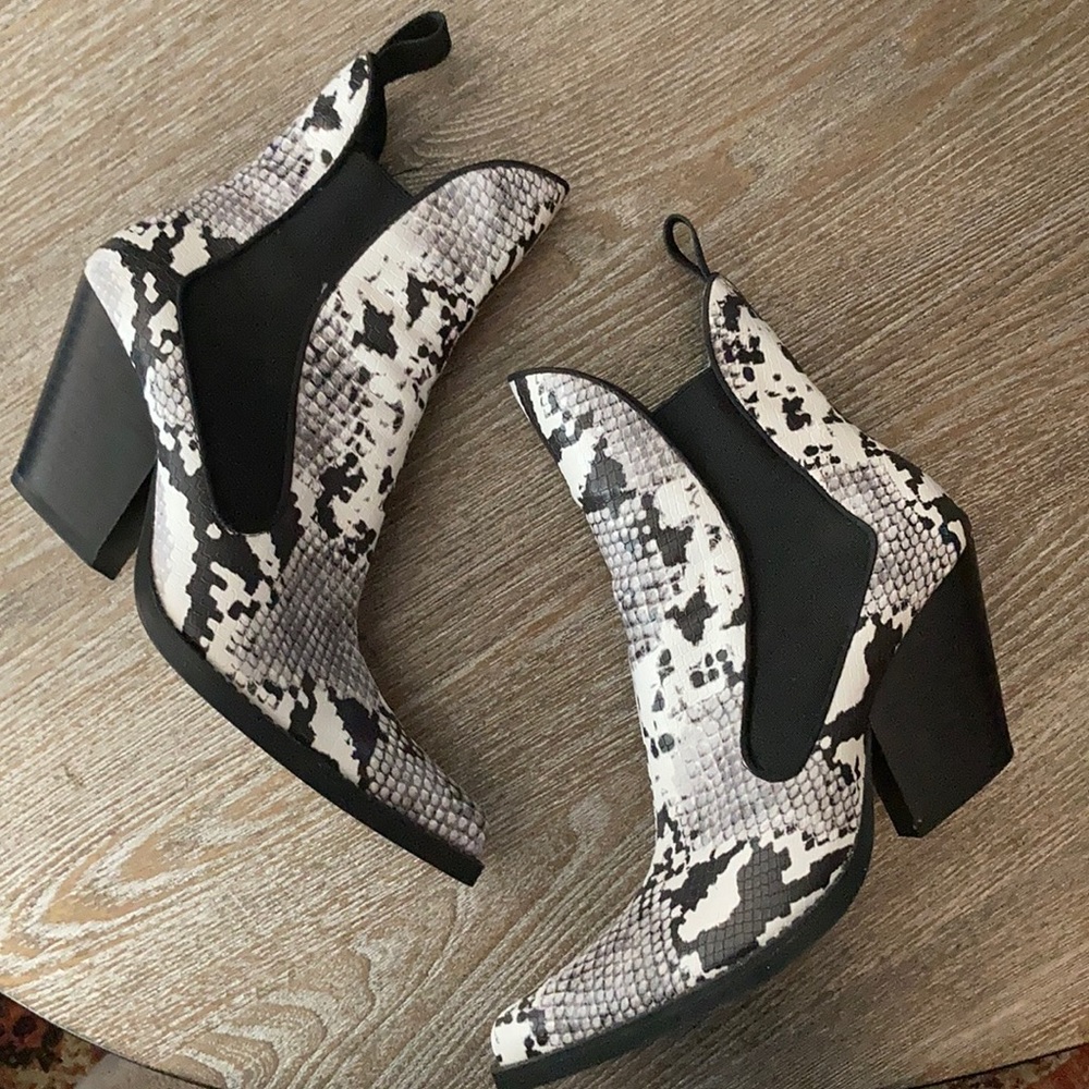 Zara Black & White faux Snake skin boots
